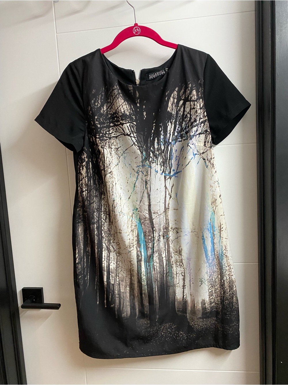 Black Scenic Print Short Sleeve Shift Dress